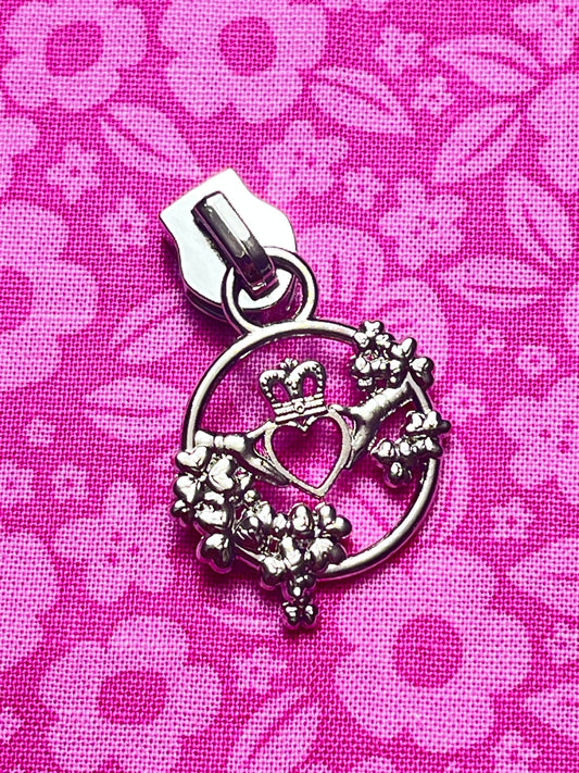 Claddagh #5 Zipper Pull